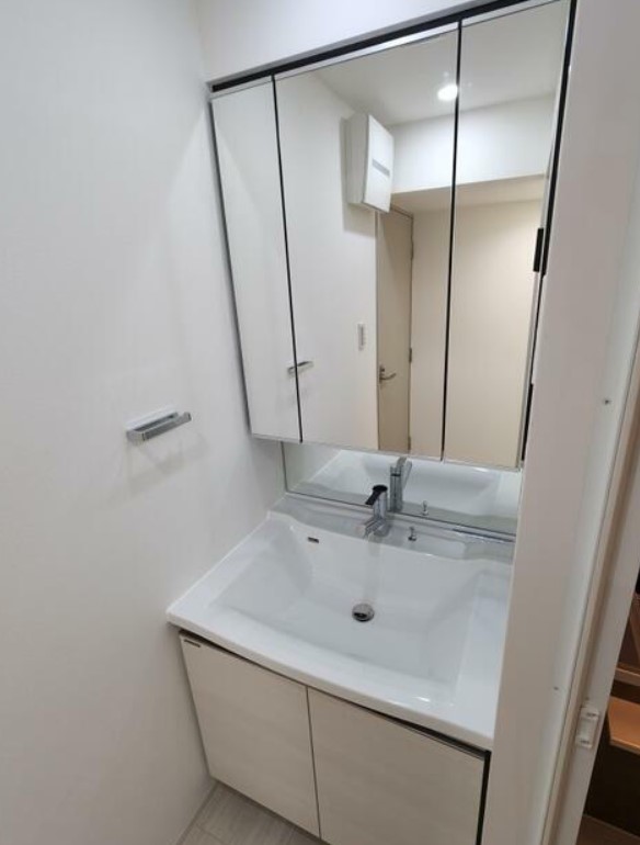 洗面設備　※別部屋の参考写真です。