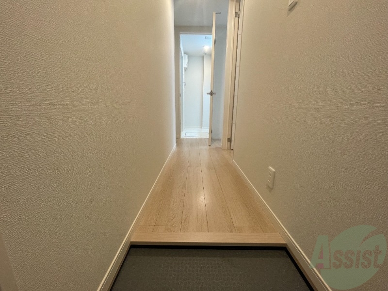 玄関　玄関からの様子を撮影しました。部屋がすぐ見えないので安心です