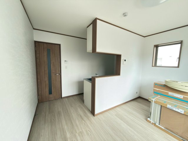 居室・リビング　同物件の別号室の写真になります。