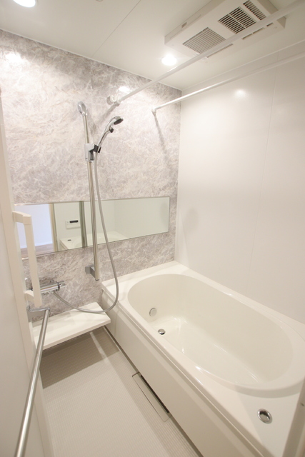 バス・シャワールーム　※建築中の写真です