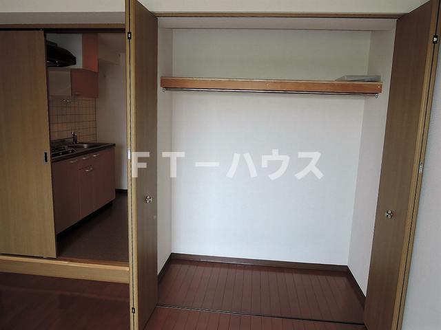 収納　押入サイズの大きなクローゼット