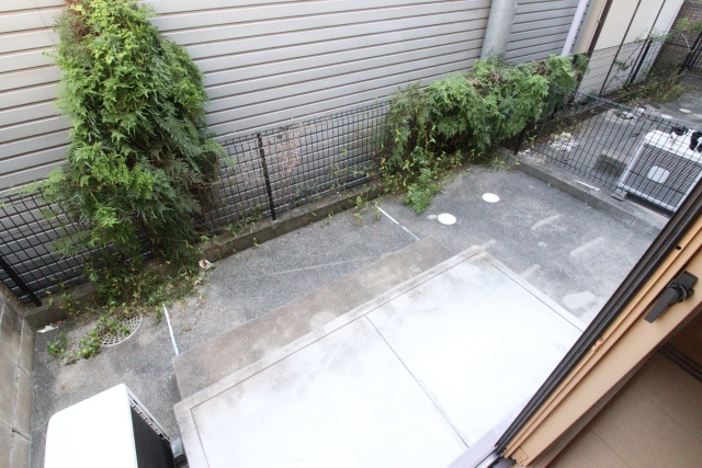 庭　※別室の参考写真の為、現況優先です。