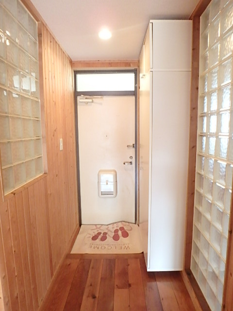 玄関　別部屋の参考写真です