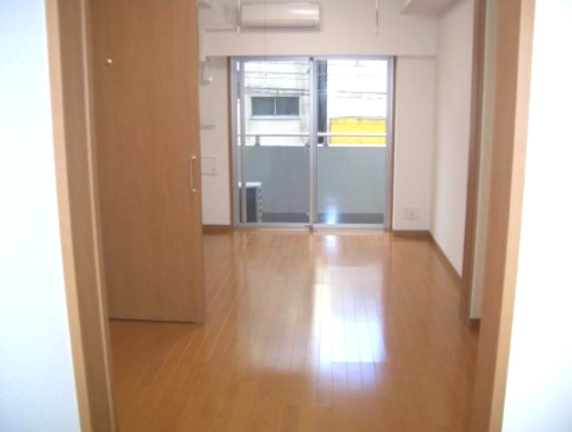 居室・リビング　☆明るい居間☆