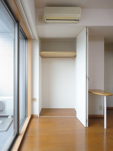 居室・リビング　ゆったり過ごせる居間です