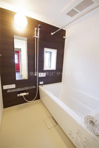 バス・シャワールーム　同間取りの別棟。内装は異なります