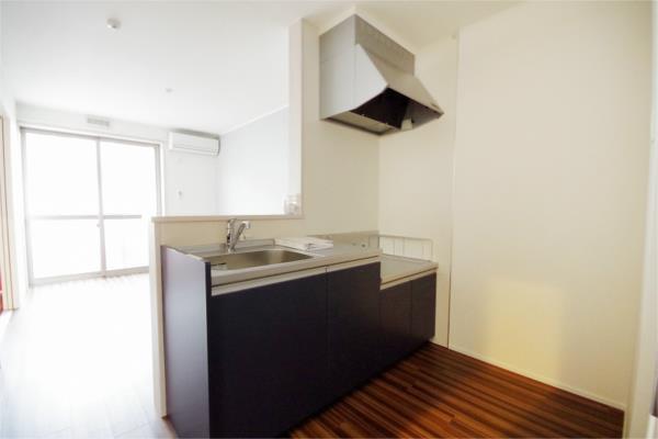 キッチン　同間取りの別棟。内装は異なります