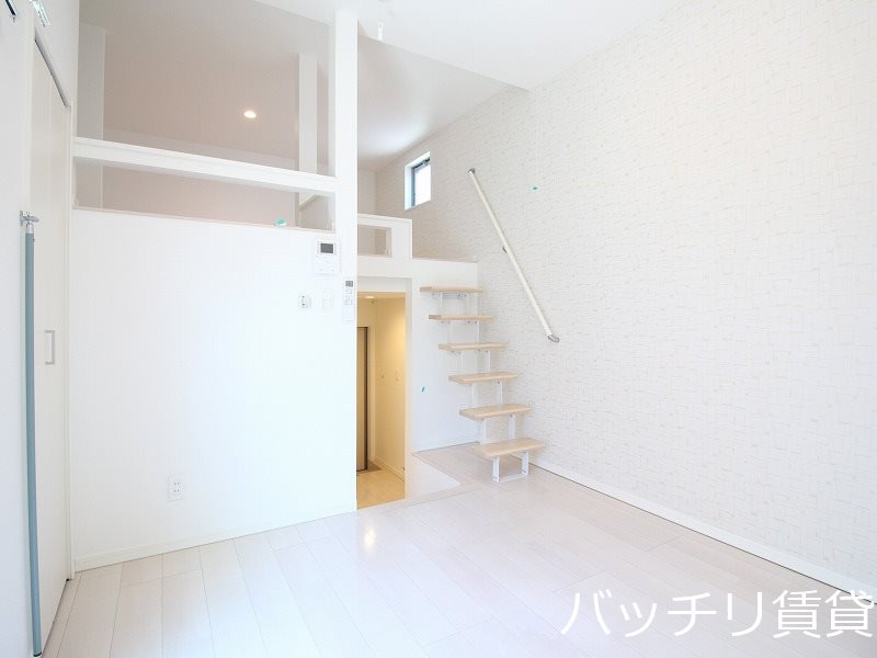 居室・リビング　同型タイプの為現状を優先致します。