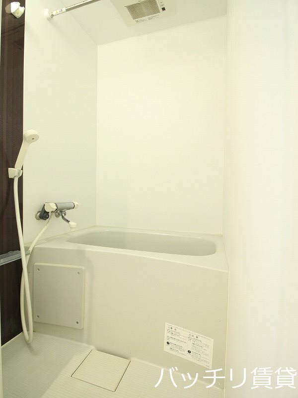 バス・シャワールーム　同型タイプの為現状を優先致します。