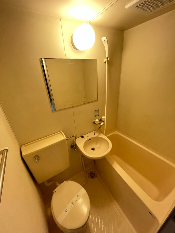 バス・シャワールーム　＊他のお部屋の同タイプの写真を掲載しています。