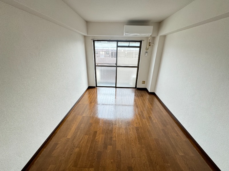 居室・リビング　＊他のお部屋の同タイプの写真を掲載しています。