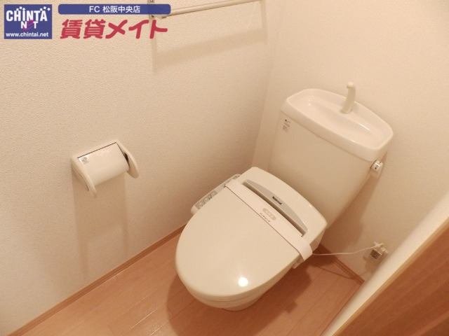 トイレ　同物件別室反転タイプ画像