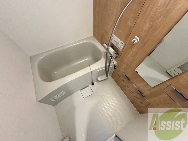 バス・シャワールーム　お風呂になります。一日の疲れを癒してくださいね。