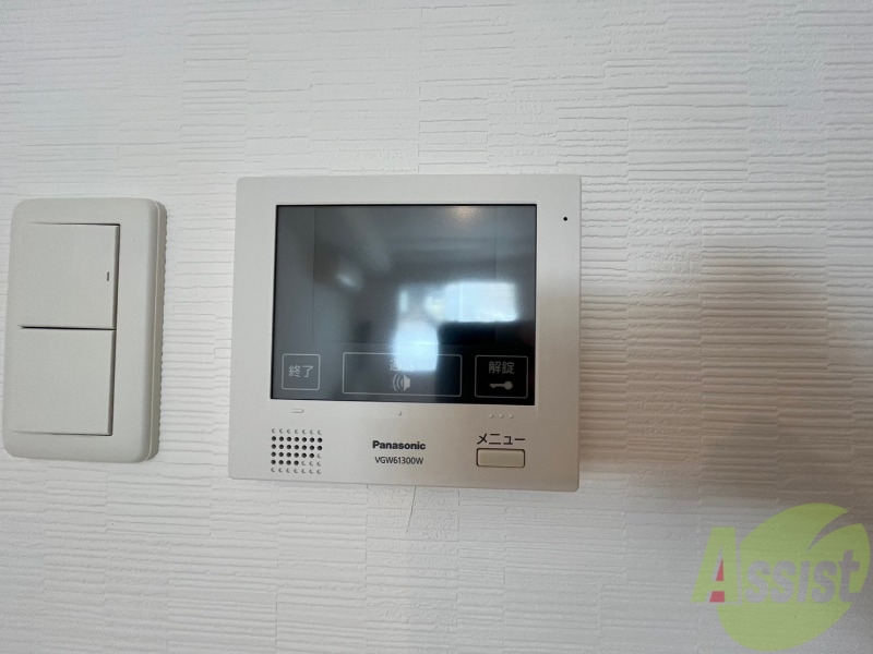 セキュリティ　モニタ付インターホンです。セキュリティ面も安心ですね！