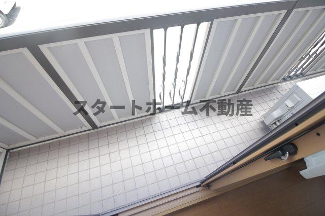 バルコニー　陽当たり良好なバルコニーです