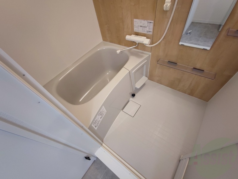 バス・シャワールーム　お風呂になります。一日の疲れを癒してくださいね。