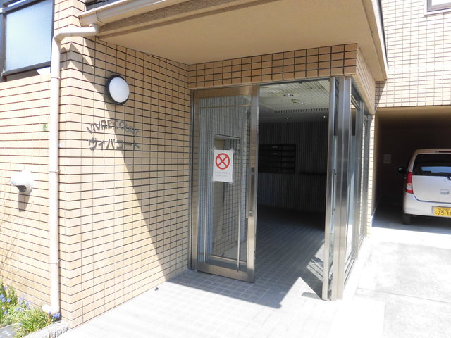 エントランス　綺麗なエントランスです。