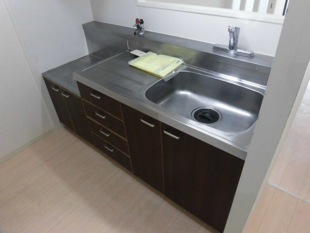 キッチン　収納面も安心なキッチンです