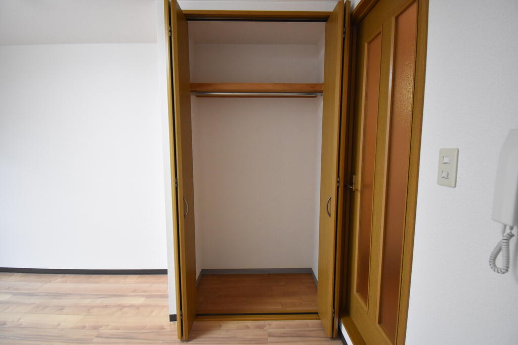 収納　クローゼット付きで収納も困りません♪（同仕様写真）