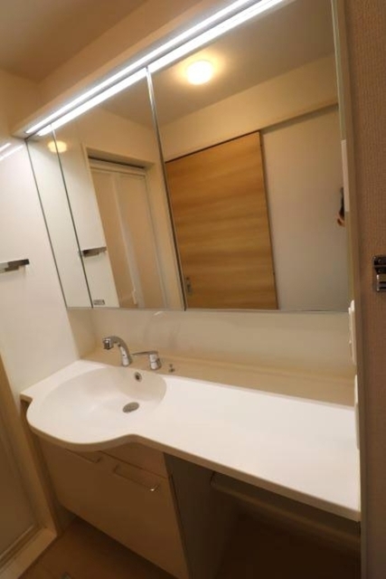 洗面設備　洗髪洗面化粧台