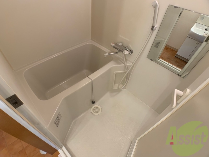 バス・シャワールーム　お風呂になります。一日の疲れを癒してくださいね。