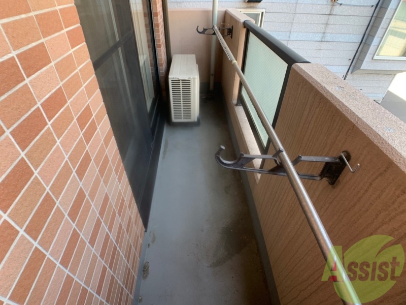 バルコニー　バルコニーです。洗濯物を干したり一息ついたりできますね！