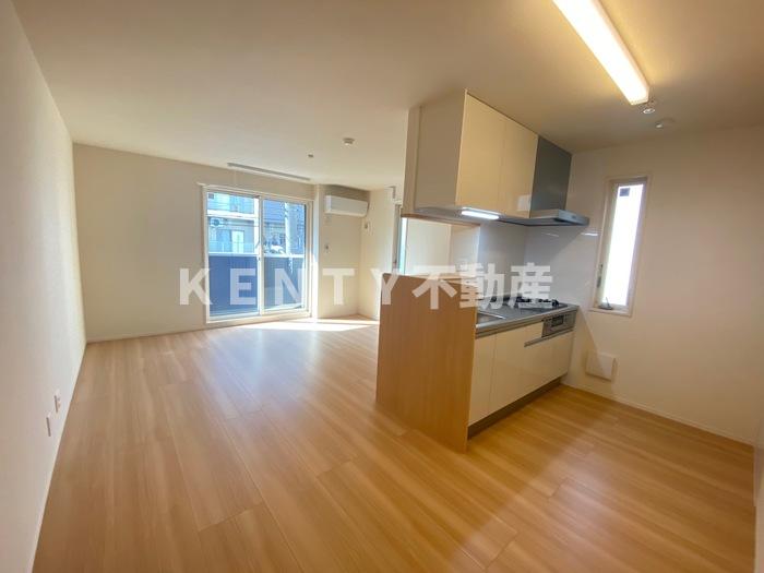 居室・リビング　こちらの居間で趣味の時間をお楽しみください