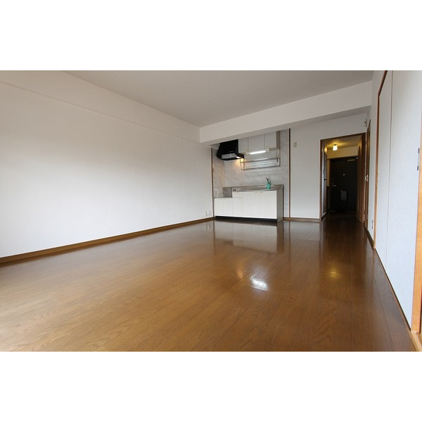 居室・リビング　※別室同じ間取りの写真。現況を優先します。