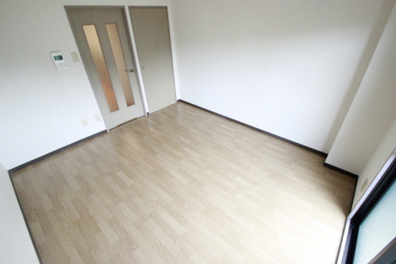 居室・リビング　※別号室のお写真です