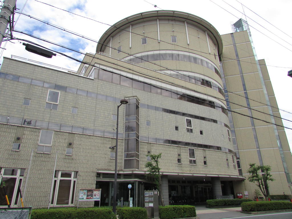 図書館　多治見市図書館（図書館）まで543m