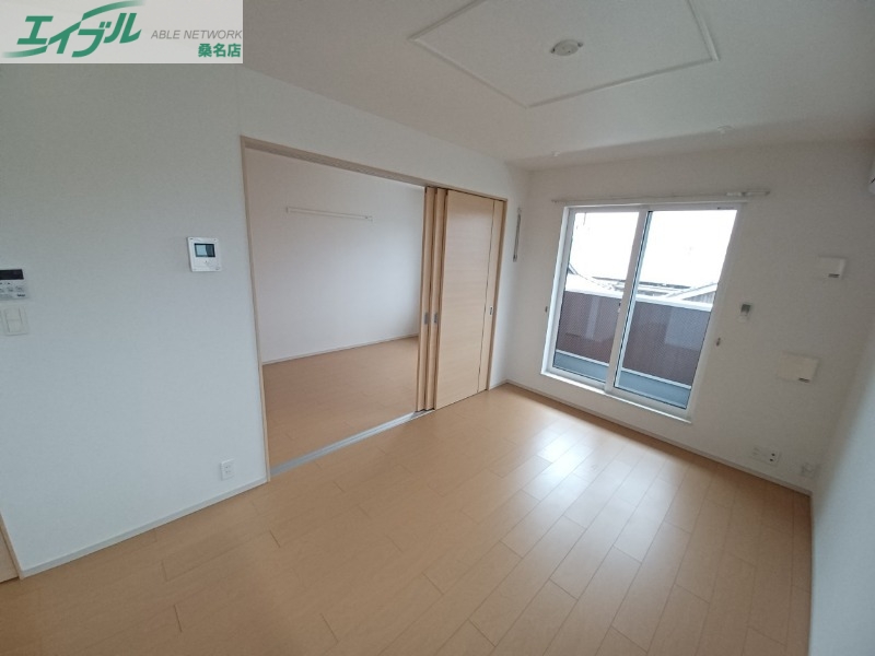 居室・リビング　反転タイプ参考写真