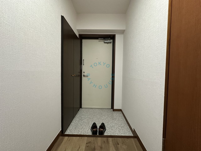 玄関　※別部屋参考写真
