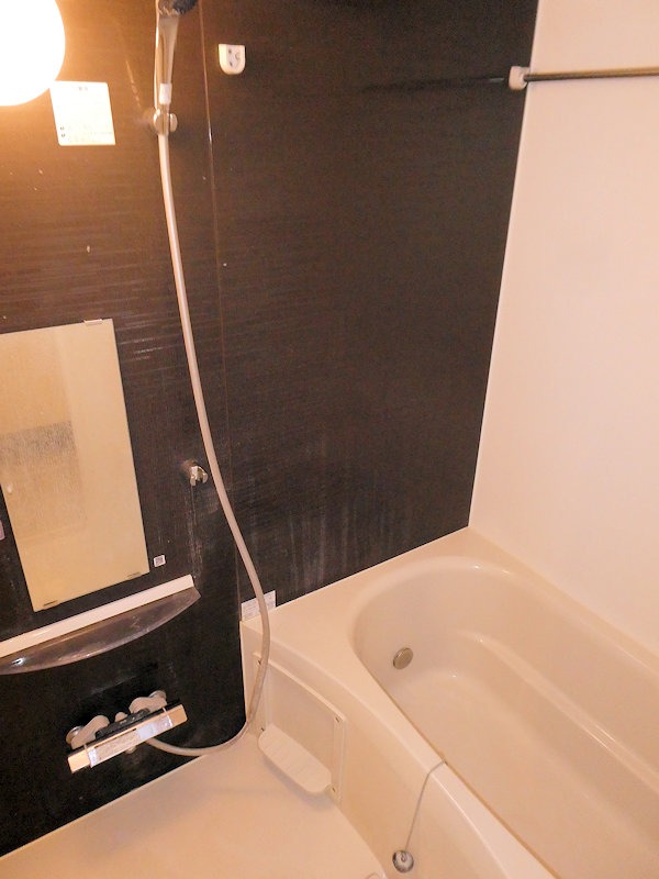 バス・シャワールーム　追い焚き・浴室乾燥付きのバスルーム♪