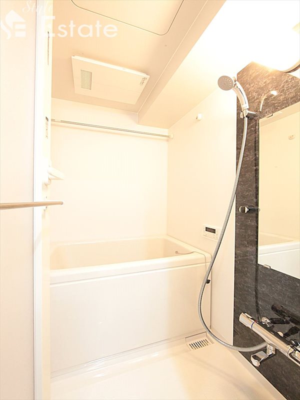 バス・シャワールーム　バスルーム