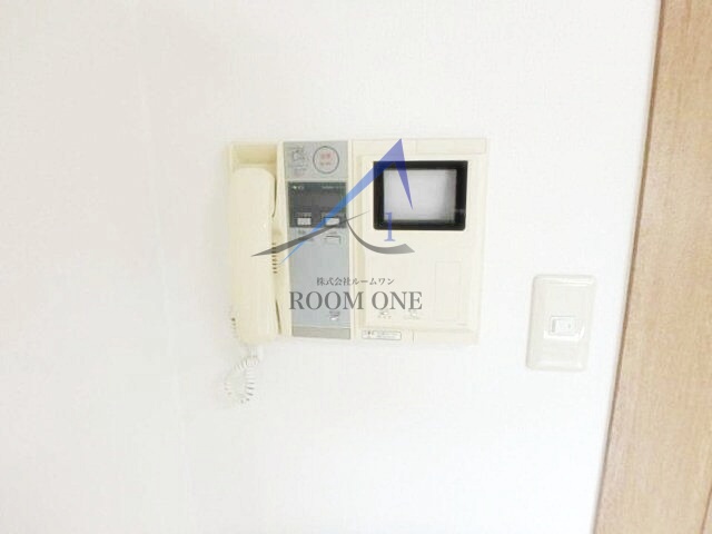 セキュリティ　モニター付きインターホンです。