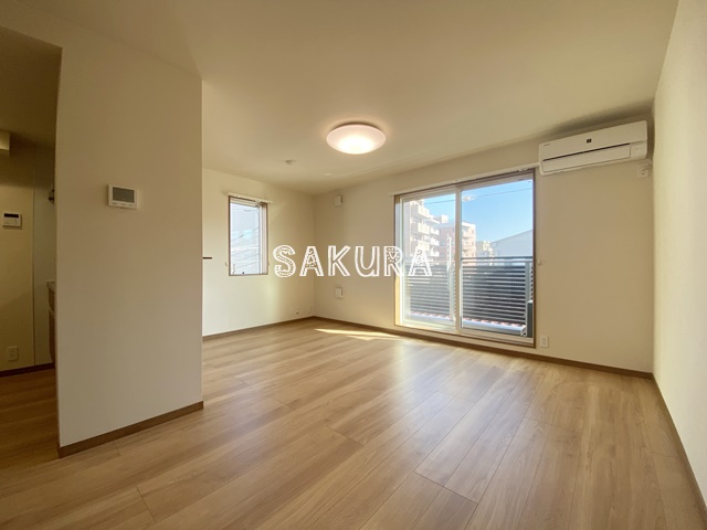 居室・リビング　開放感のあるゆったりとしたお部屋です♪