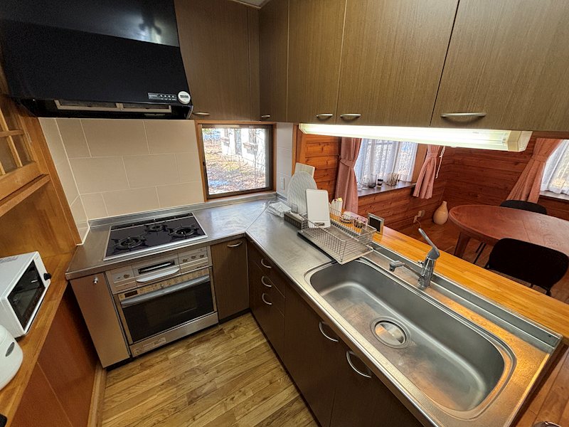 キッチン　カウンターキッチンのため会話をしながら料理ができます