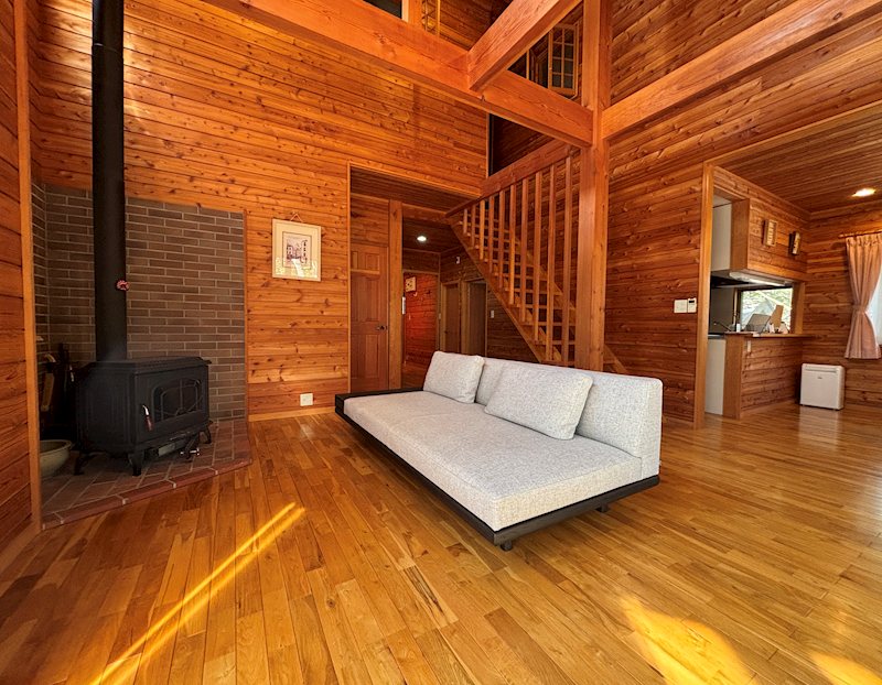 居室・リビング　ソファーは撤去予定