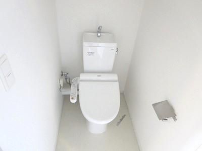 トイレ　★温水洗浄機能付きです★