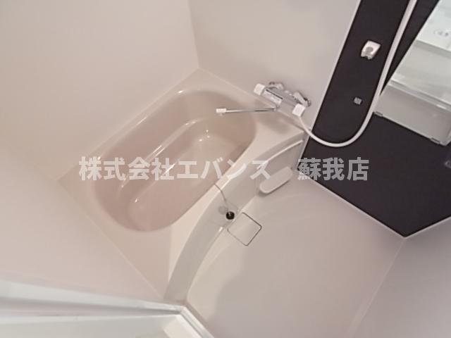 バス・シャワールーム　ゆったり過ごせるお風呂です