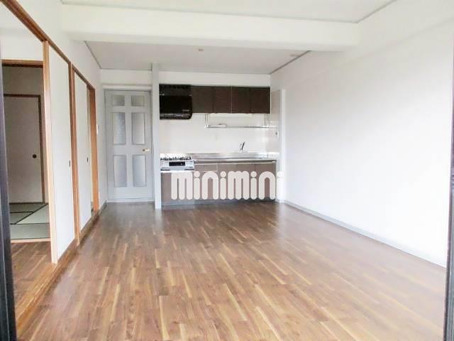 居室・リビング　木の温もりが優しいフローリング