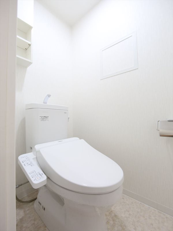 トイレ　温水洗浄暖房便座付トイレ