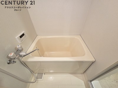 バス・シャワールーム　シンプルで機能的なユニットバスです！