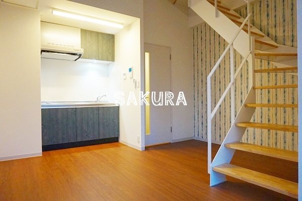 居室・リビング　こちらのリビングで趣味の時間をお楽しみください♪