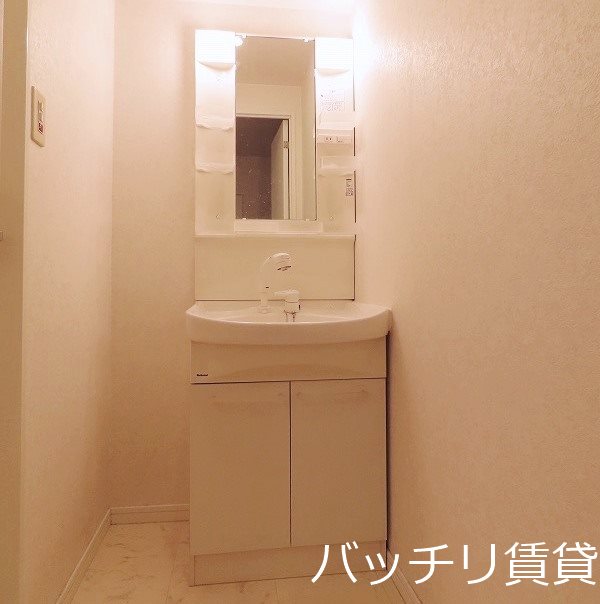 洗面設備　※同型タイプの為、現状を優先いたします