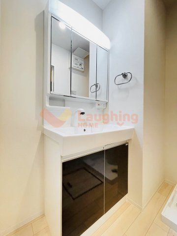 洗面設備　使いやすい独立洗面台です