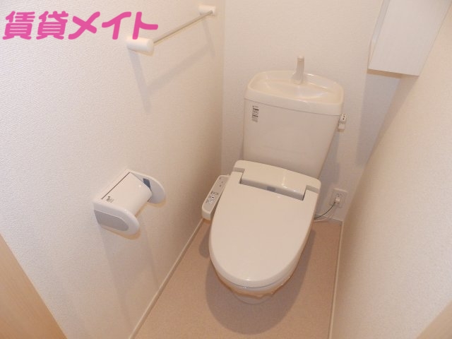 トイレ　同型参考写真です