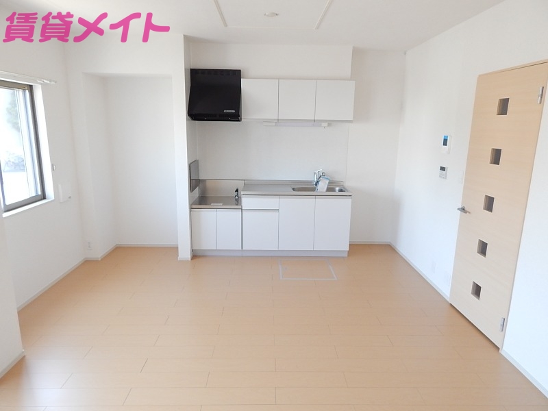 居室・リビング　同型参考写真です