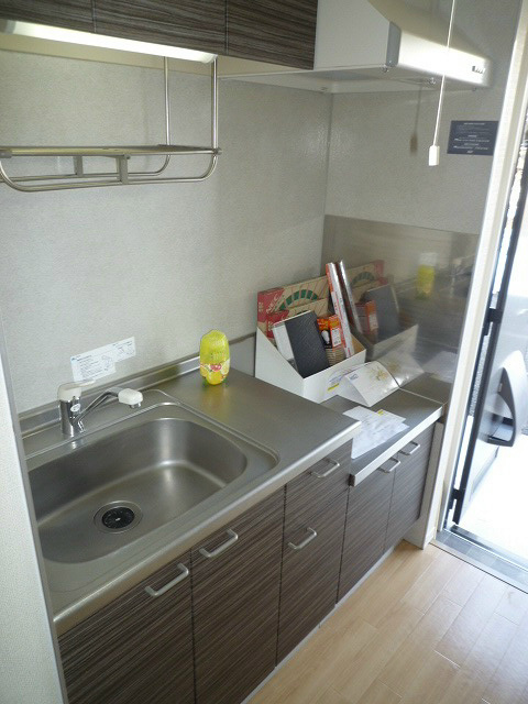 キッチン　※写真は別部屋のものです。（参考）