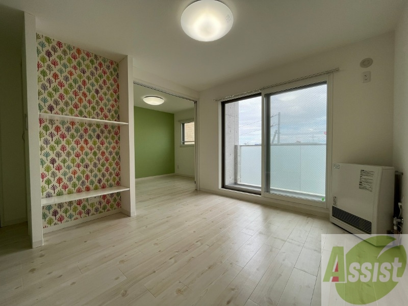 居室・リビング　広くてキレイなお部屋が広がっていて、充実した生活が送れそう。